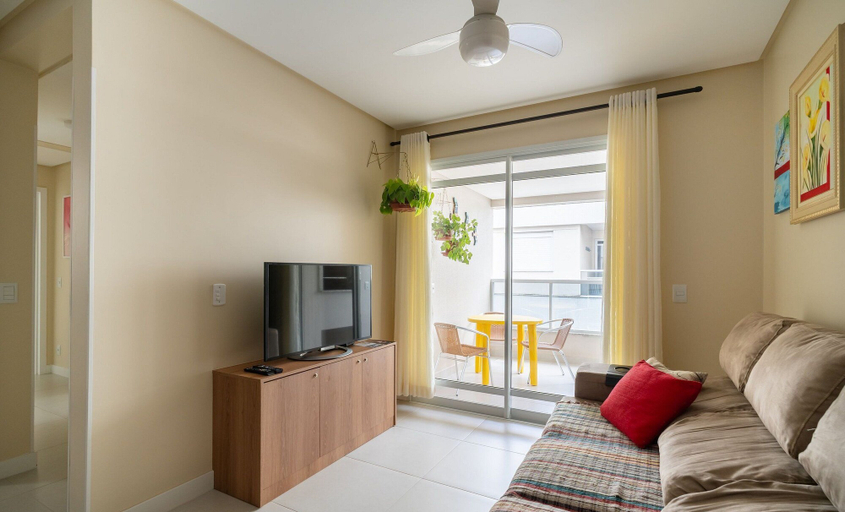 Living area, Full Stay in Condo With Pool Just 600 Meters From the Beach - Ccis, Florianopolis