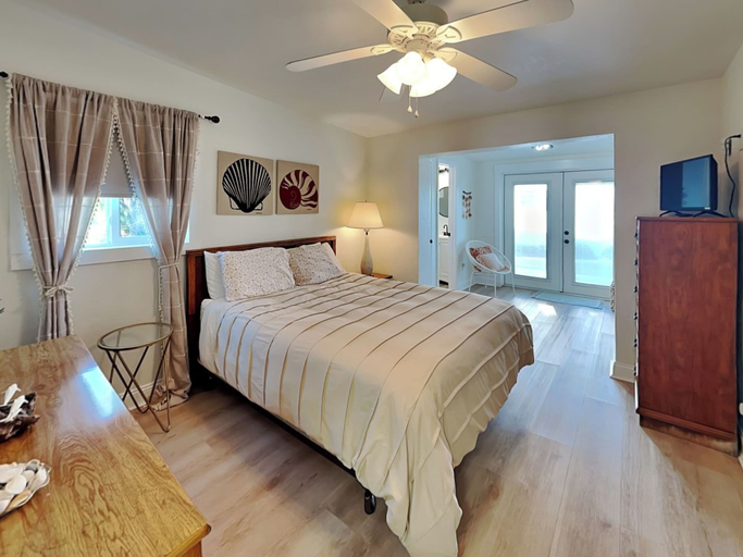 Bedroom 3, Bathing Suit Beach Bungalow by Distinctive Beach Rentals, Volusia