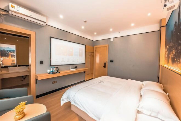 Bedroom 2, Xingxiang Light Luxury Hotel (Binyang Department Store), Nanning