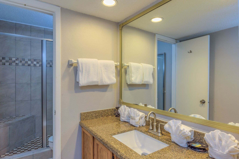 Bathroom 5, Beachfront 3br Condo With Pools And Beach Access 3 Bedroom Condo, Cameron