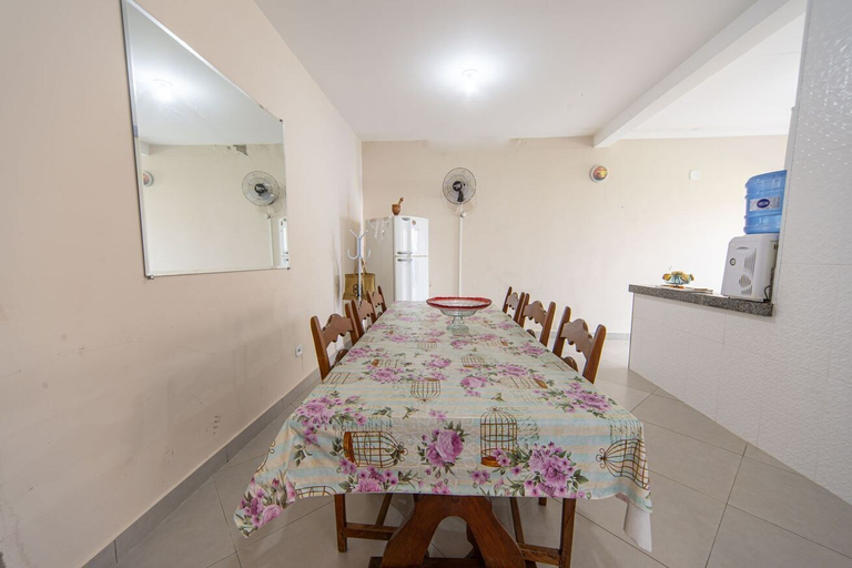 Room 3, Casa Para 6 Pessoas com Churrasqueira em Peru be, Peruíbe