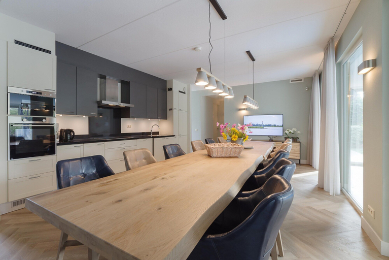 Private kitchen, Modern Chalet With Sauna in Colijnsplaat, Noord-Beveland