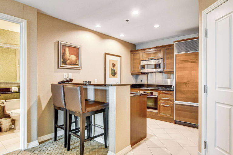 Interior 3, Stunning 1BR Strip Views & Balcony Suite 12701, Clark