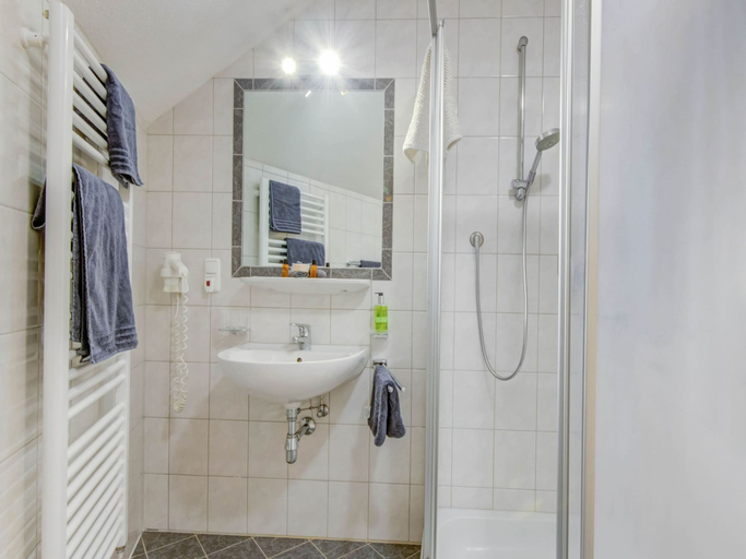 Bathroom 5, Inviting Apartment in Fiss in the Mountains, Landeck