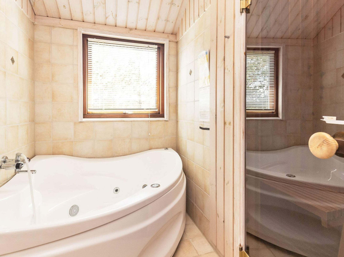 Bathroom 3, 5 Star Holiday Home in Fjerritslev, Jammerbugt