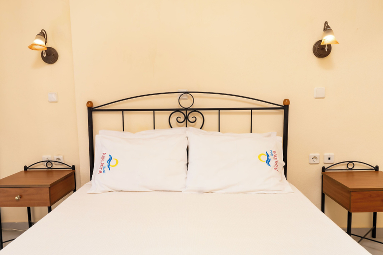 Bedroom 3, Agia Anna Hotel, South Aegean