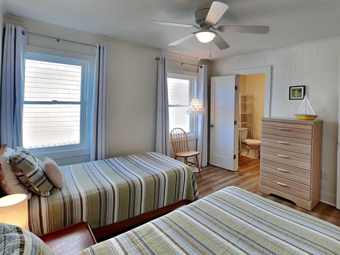 Bedroom 1, Walking on Sunshine by Topsail Realty, Pender