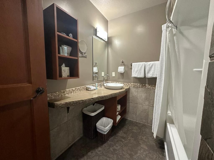 Bathroom, Solara 2BR Retreat Pool- Hot Tub -113, Division No. 15