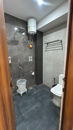 Bathroom 5, HOTEL FALLS STREET BY DC HILLS, Garhwal