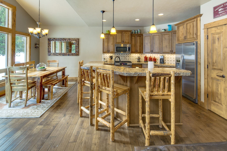 Others 5, 56540 Sunstone Loop, Deschutes