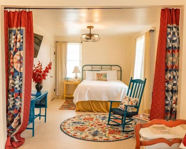 Bedroom 3, The Last Cowboys Court, Hemphill
