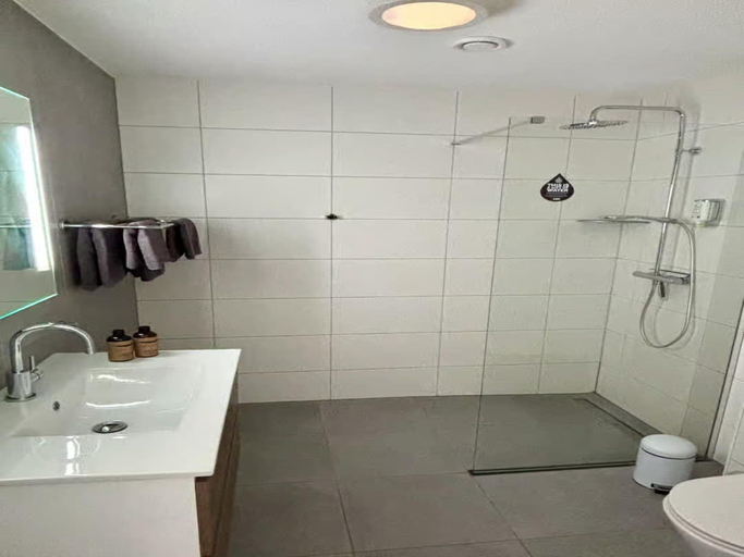 Bathroom 3, Beautiful Lodge Located on the Church Square, Veere