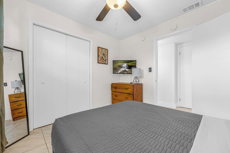Room 3, Cocoa Beach Waterfront Dream, Private Pier!, Brevard