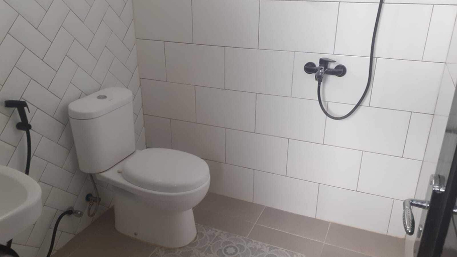 Bathroom 3, Argya BB Guesthouse, Yogyakarta
