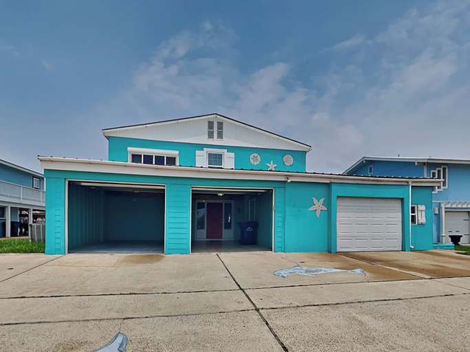 Exterior & Views 2, Dolphin Paradise by Miss Kitty’s, Aransas