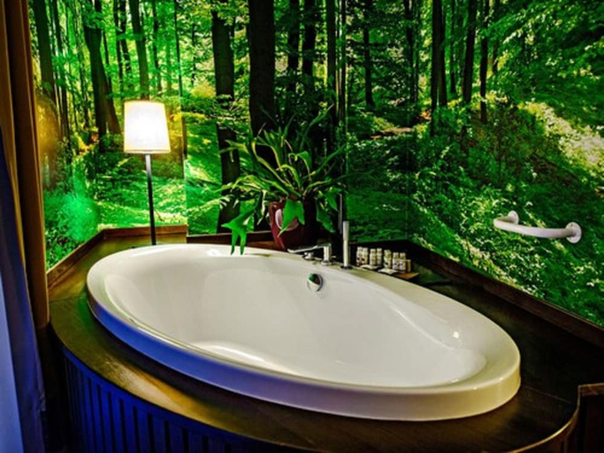 Bathroom 5, Bristol Tradition and Luxury, Rzeszów City