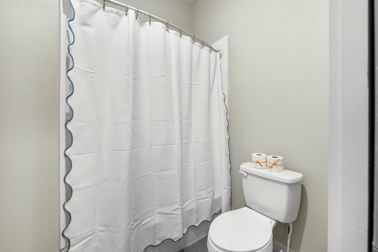Bathroom 3, 30A Beach House - The Snazzy Crab By Panhandle Getaways, Walton