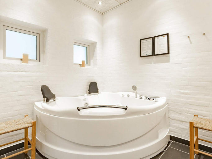 Bathroom 3, 5 Star Holiday Home in Hals, Aalborg