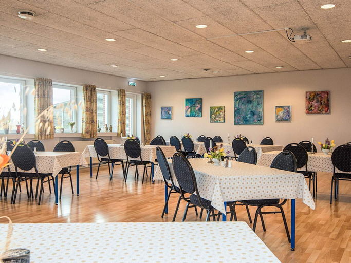Dining 2, 4 Person Holiday Home in Hojer, Tønder