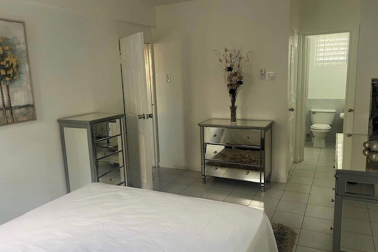 Room 4, Cozy Central 1-bed Apartment in Kingston