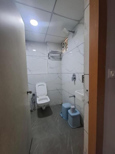 Bathroom 3, Hotel Kalyan Palace, Ahmadabad
