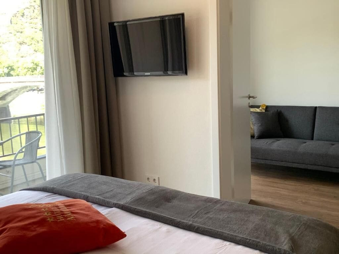Bedroom 4, Hotel am Hafen, Cochem-Zell