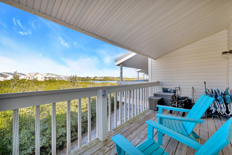 Room 2, Beach Access Heated Pool Resort Condo for 8, Pinellas