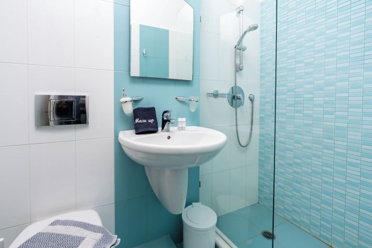 Bathroom 4, Agia Anna Hotel, South Aegean