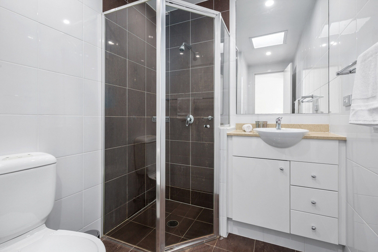 Bathroom 4, Silverwater Stay Near Parks and Cafes, Sydney