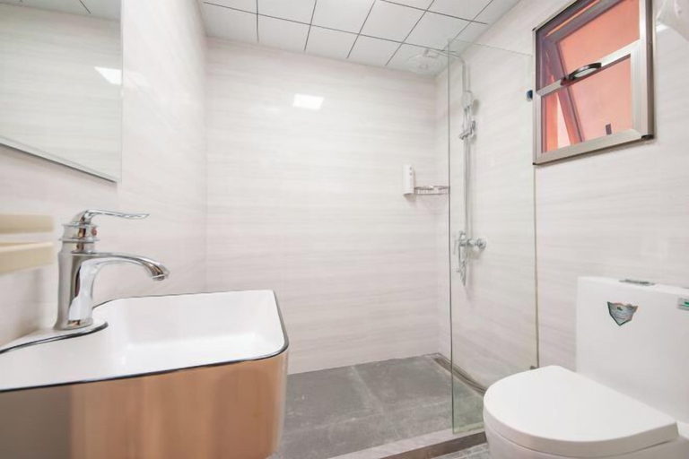 Bathroom 3, Xingji Hotel, Shanghai