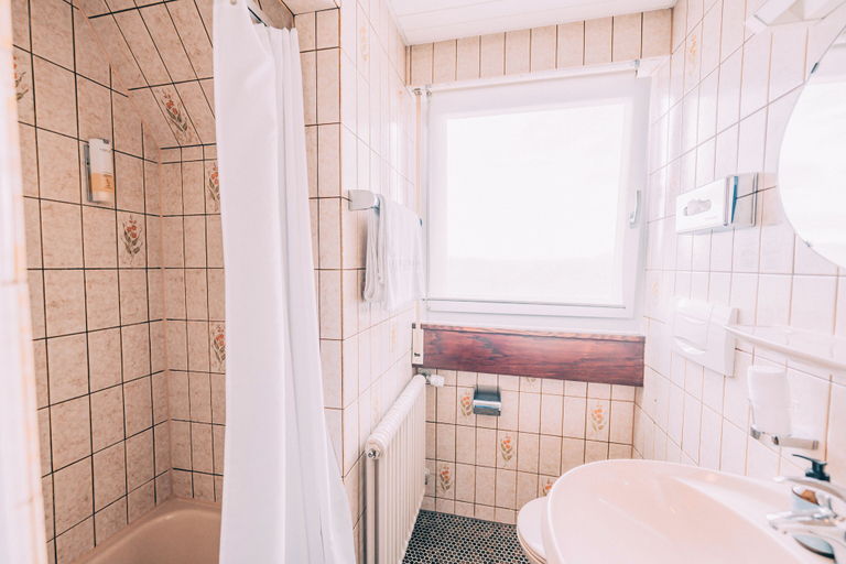 Bathroom 4, OCHSEN Stockach - Smart Stay, Konstanz