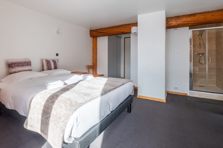 Room 2, La Chapelle Chalet Ski-in out, Haute-Savoie