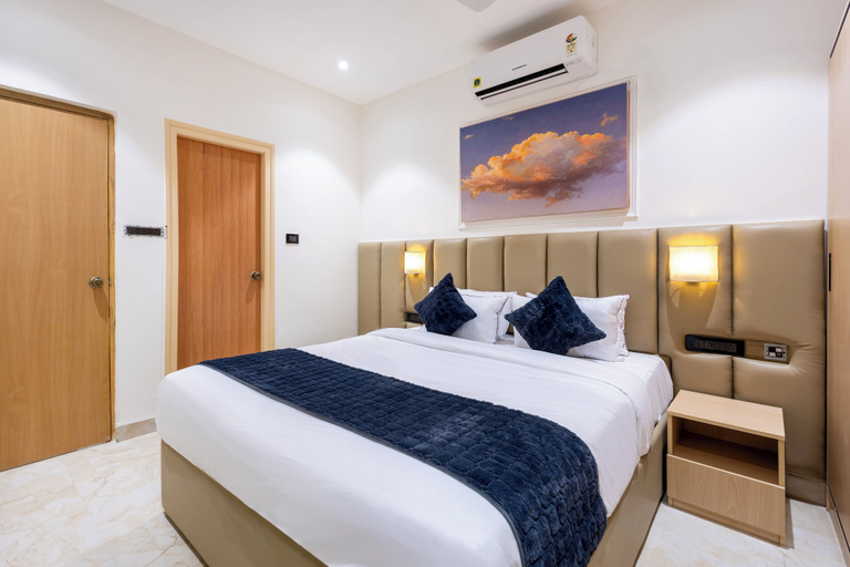 Room 3, ELYSIUM Premier Suites Hitec City, Hyderabad