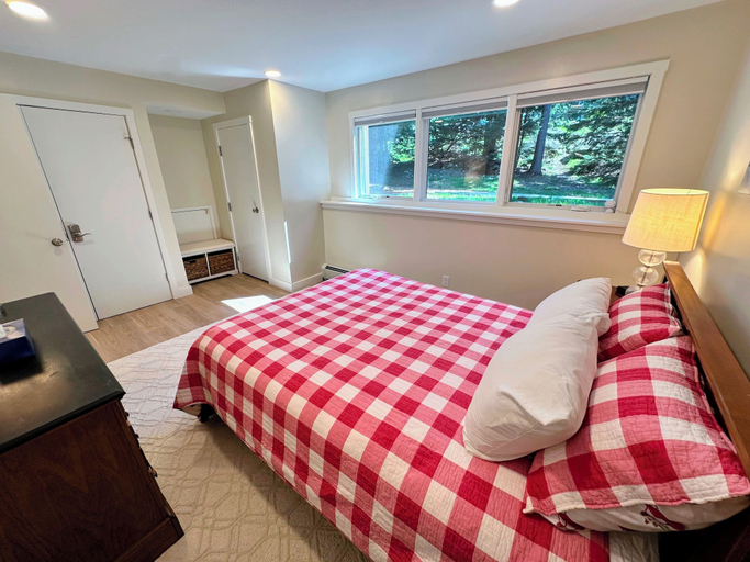 Interior 5, RB8 Luxury Bretton Woods Ski-in, Coos