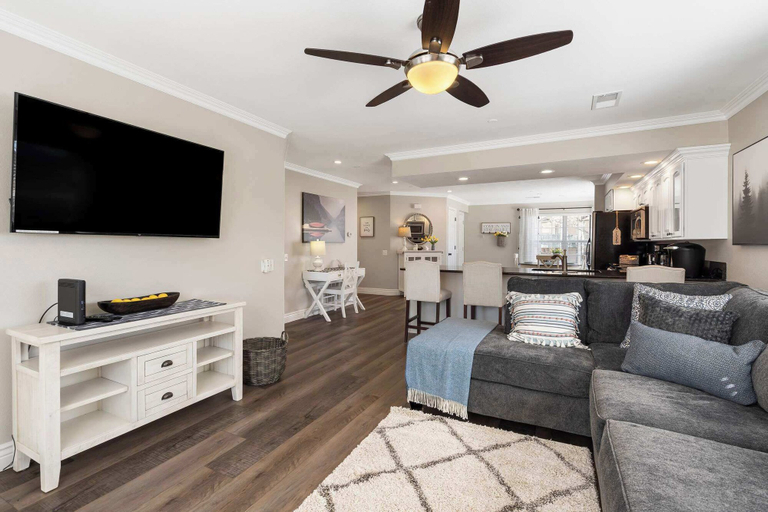 Living area 2, Lakeview Enchantment - Balcony, Taney