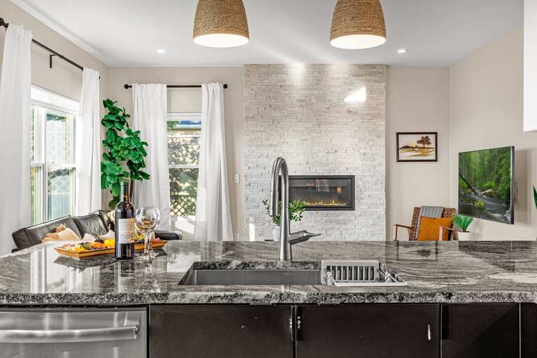 Interior 5, Mountain Retreat With Hot Tub & Views, El Paso