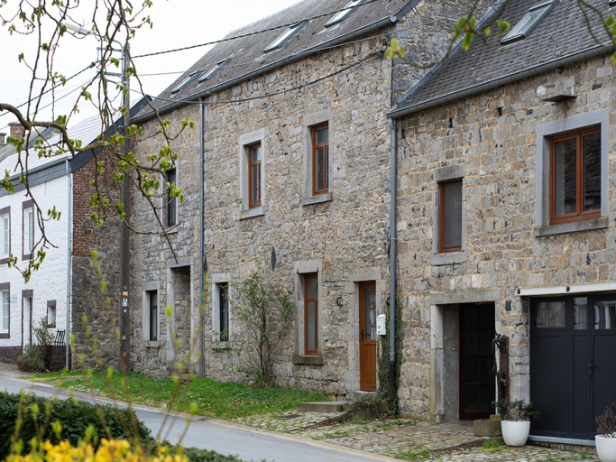 Exterior 3, Spacious Holiday Home With Sunny Terrace, Namur