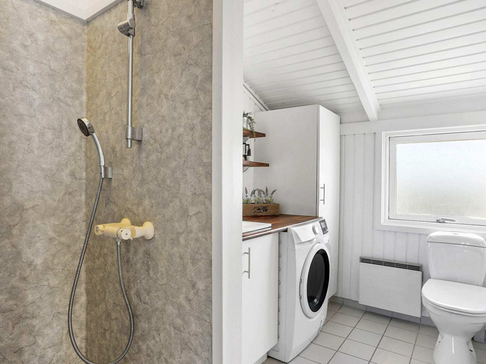 Bathroom 3, 4 Star Holiday Home in Hjorring, Hjørring
