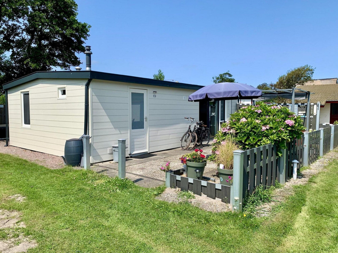 Exterior 2, Nice Bungalow With Cosy Terrace, Zijpe