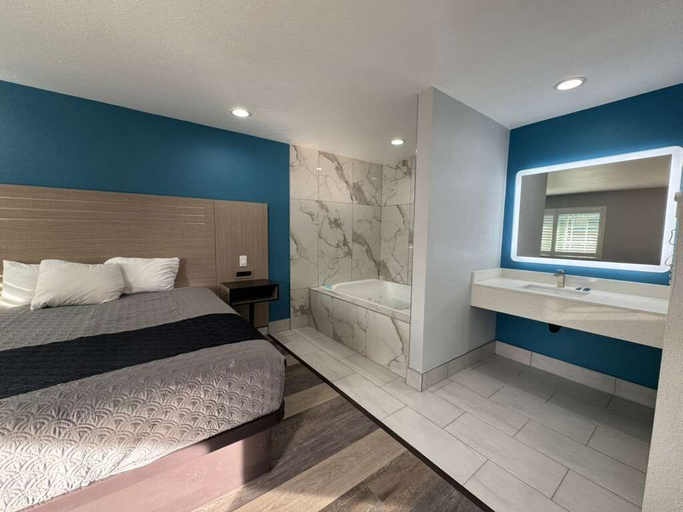 Bedroom 4, Palm Motel - Rosemead, Los Angeles