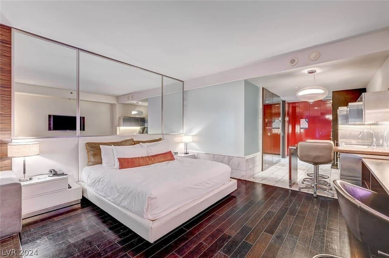 Interior 4, Stunning Strip-view Studio w/ Balcony Access 35308, Clark