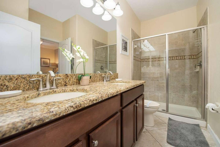 Bathroom 3, 1426 Wexford WAY Davenport, 8bed, Osceola