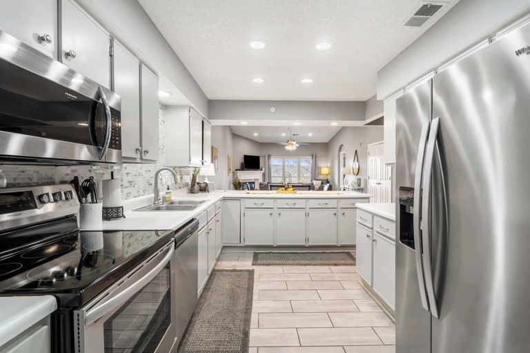 Private kitchen 2, Great Escape I - Private Balcony and Beautiful Views, Taney