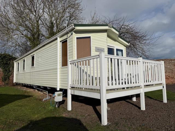 Exterior 2, Cabin Sleeps 5-6, Patio, Pets, Edinburgh Festival, East Lothian