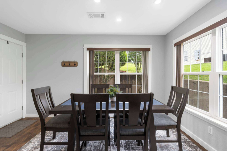Others 2, Brookside Getaway - Spacious Sunroom, Taney
