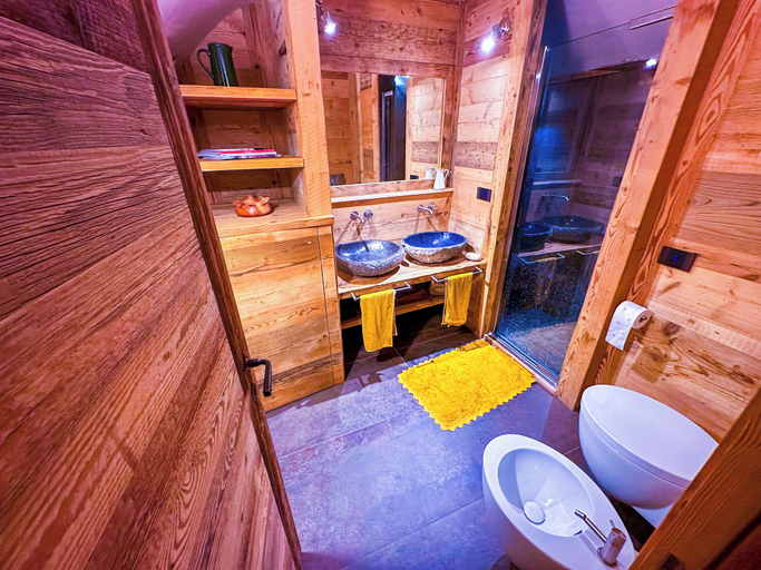 Bathroom 4, Modern Family Chalet Stunning Mountain, Aosta