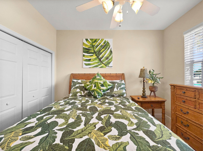 Interior 4, Siesta Avenida, Sarasota