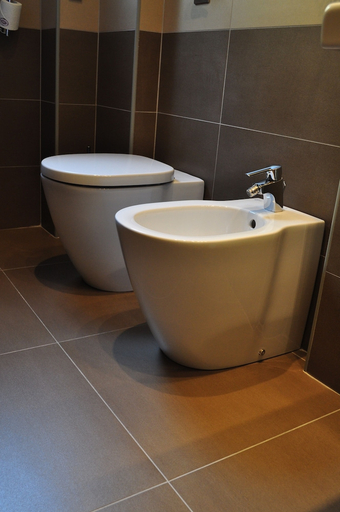 Bathroom 5, Garda, Milano