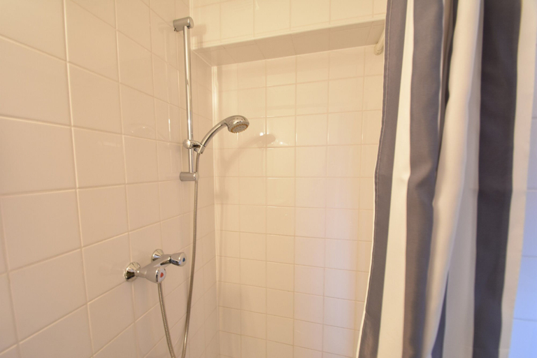 Others 2, Unique Studio on Large Estate With sea View, Bergen