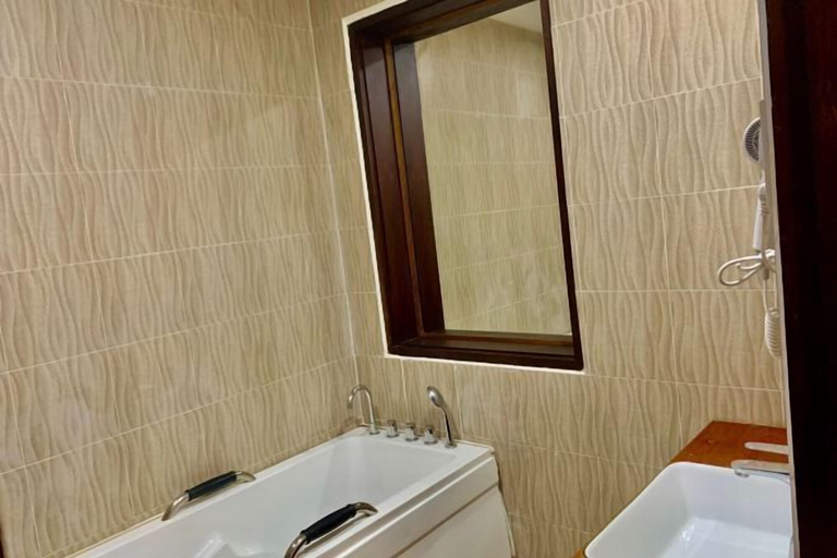 Bathroom 3, Happy Hour Boutique Hotel, Luang Prabang